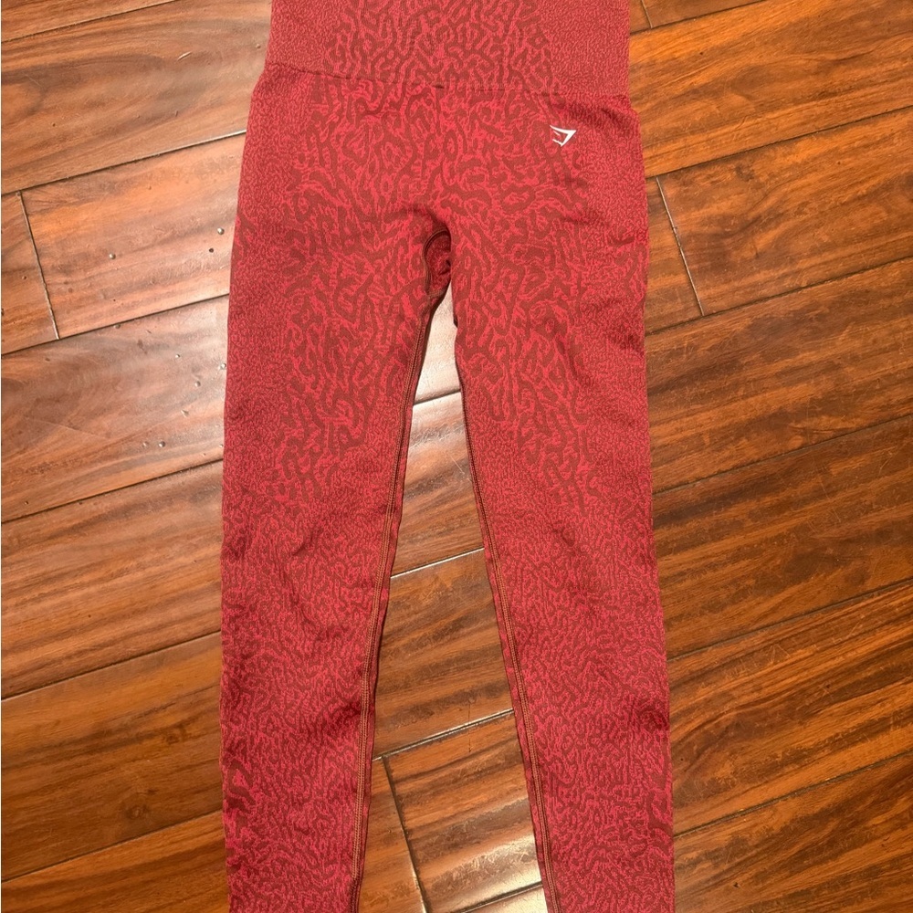 Gymshark Berry Seamless Ribbed Crop Tank and High-Waist Leggings Set - Picture 4 of 13